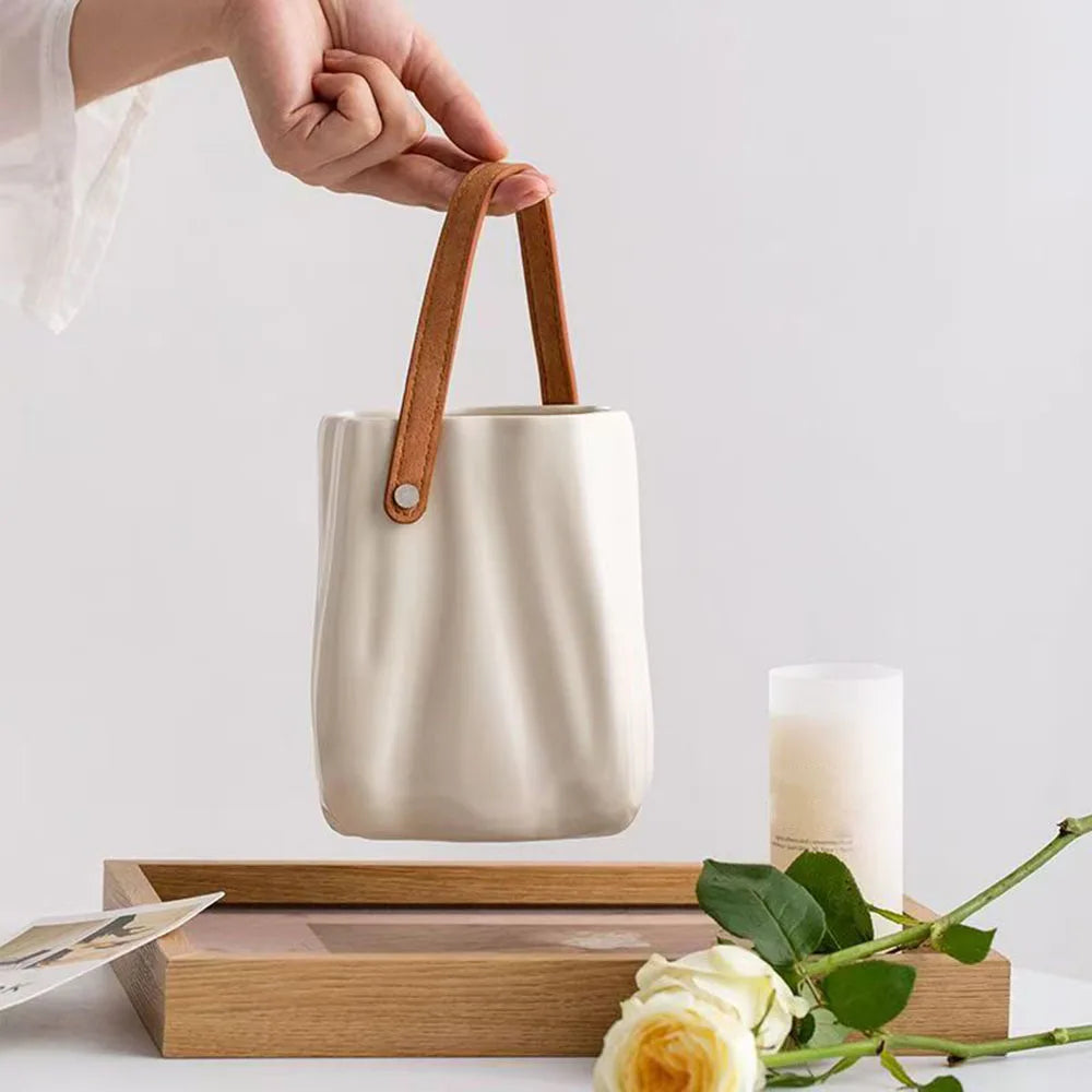 Vase Décoratif Moderne Sac à Main - Votre Œuvre d'Art Élégante