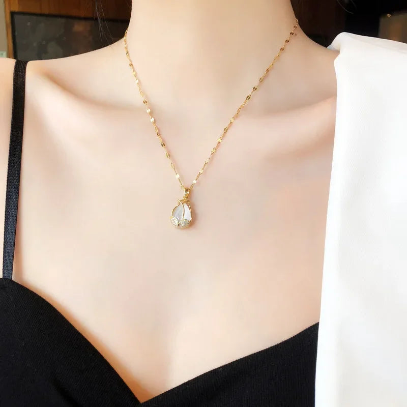 Collier Pendentif Goutte d'Eau - Bijou Élégant