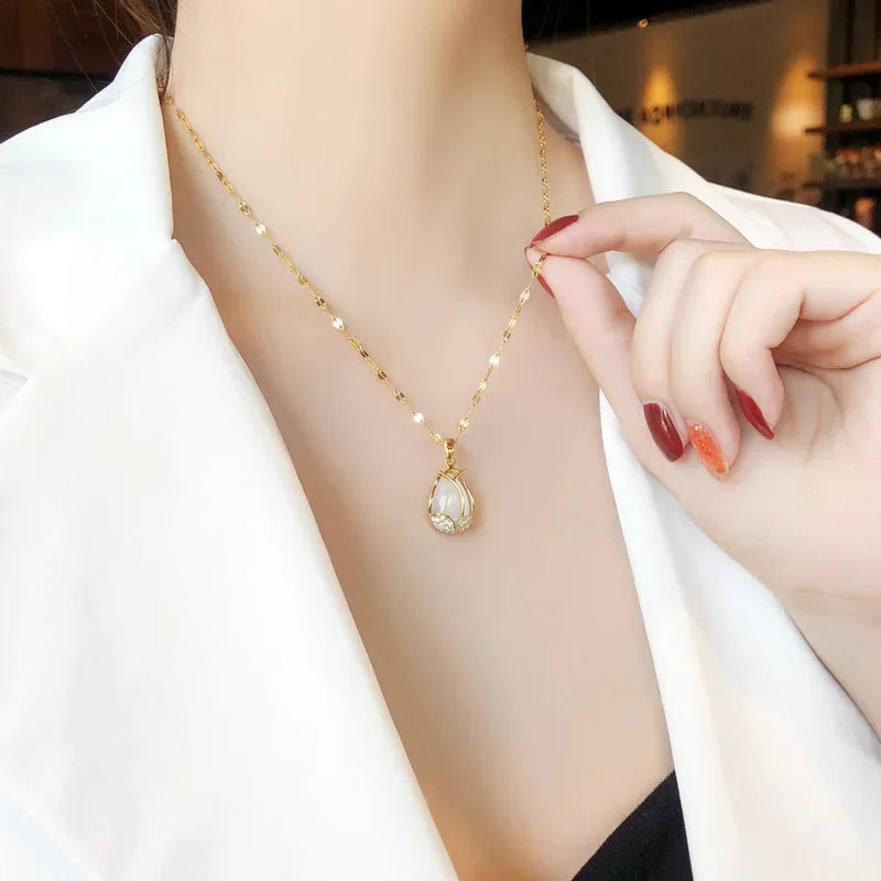Collier Pendentif Goutte d'Eau - Bijou Élégant