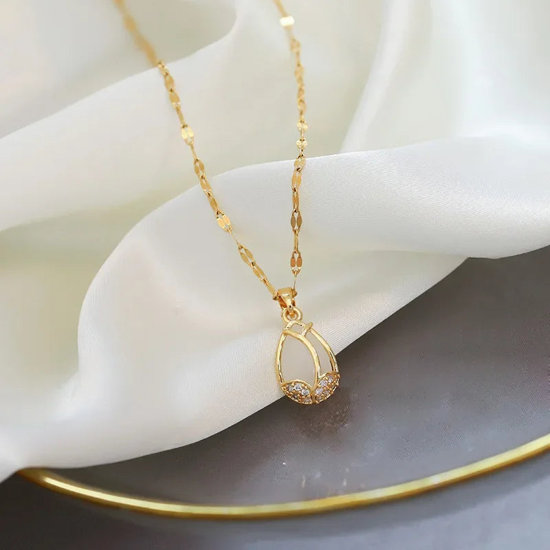 Collier Pendentif Goutte d'Eau - Bijou Élégant