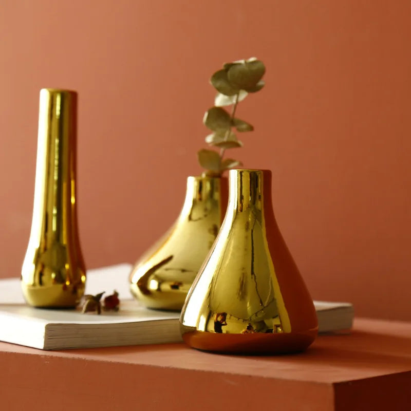 Mini Vase Céramique Doré - Votre Bijou Précieux de Décoration