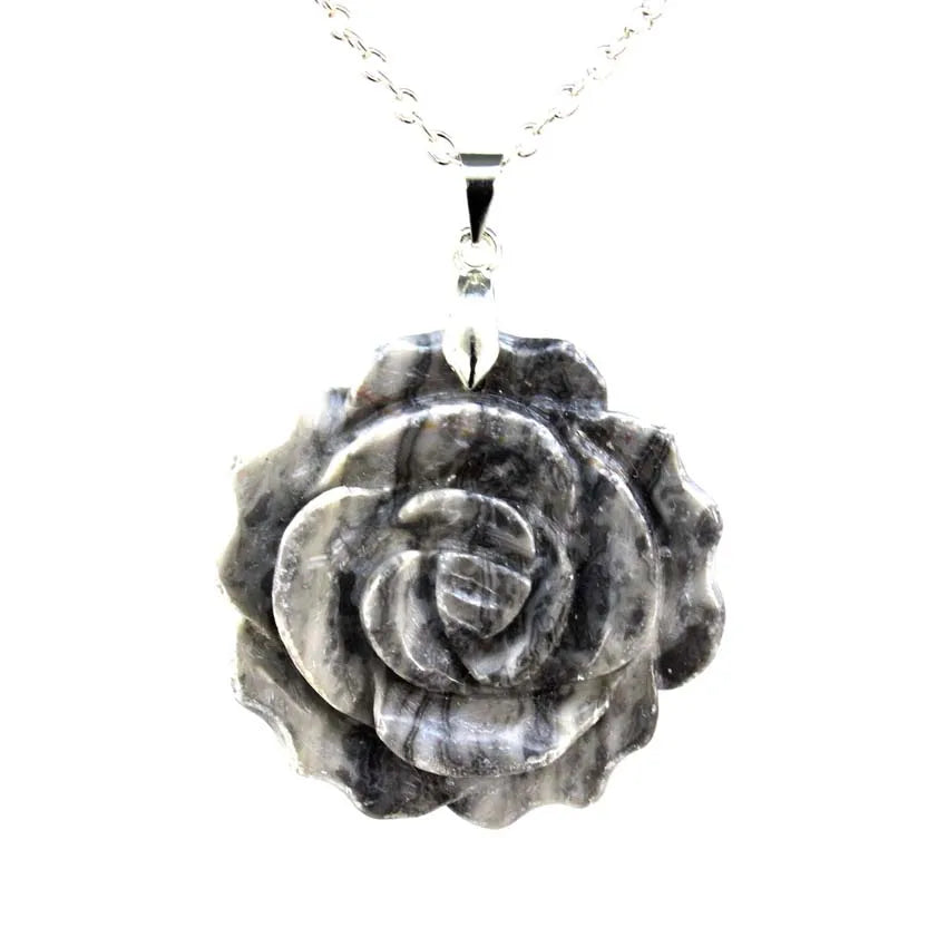 Pendentif Fleur de Rose Sculptée Pierre Naturelle 35mm - Bijou Romantique