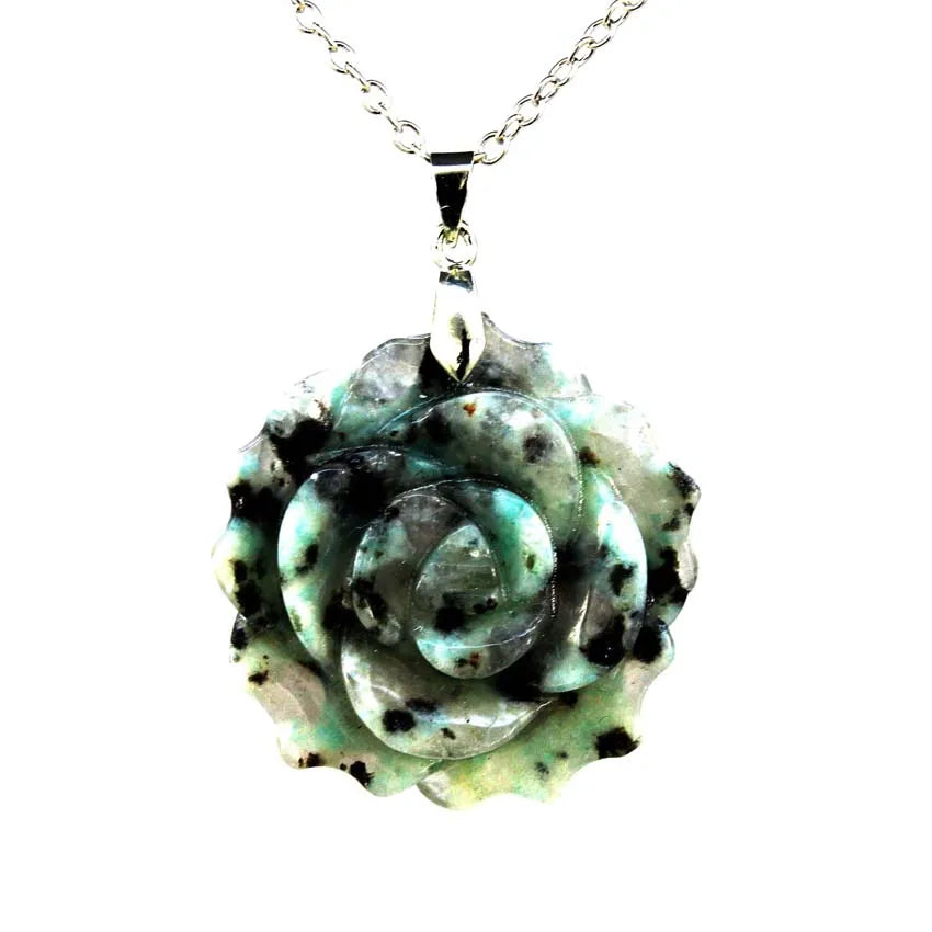 Pendentif Fleur de Rose Sculptée Pierre Naturelle 35mm - Bijou Romantique