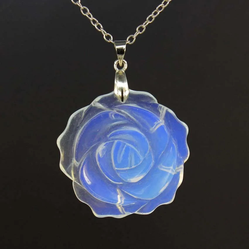 Pendentif Fleur de Rose Sculptée Pierre Naturelle 35mm - Bijou Romantique