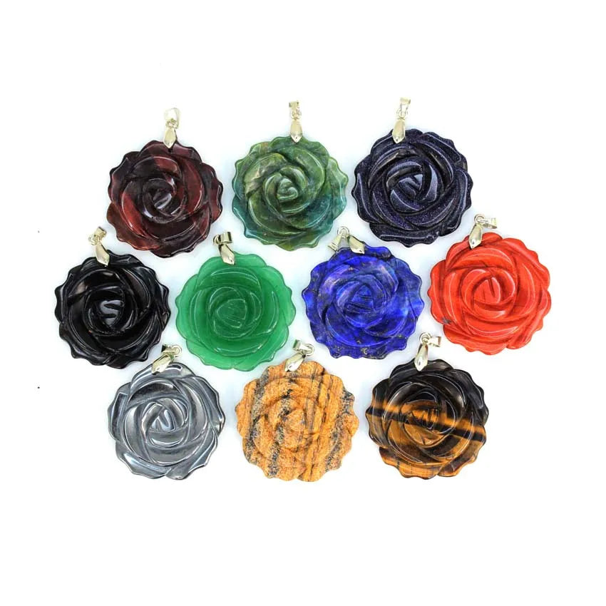 Pendentif Fleur de Rose Sculptée Pierre Naturelle 35mm - Bijou Romantique