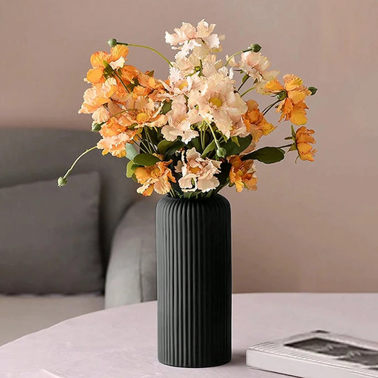 Vase Décoratif Rayé Effet Céramique - Votre Œuvre d'Art Graphique Magique